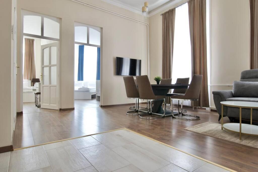 Premium Apartment By Hi5-Vaci Str. 3 Bedroom Budapest Exterior foto
