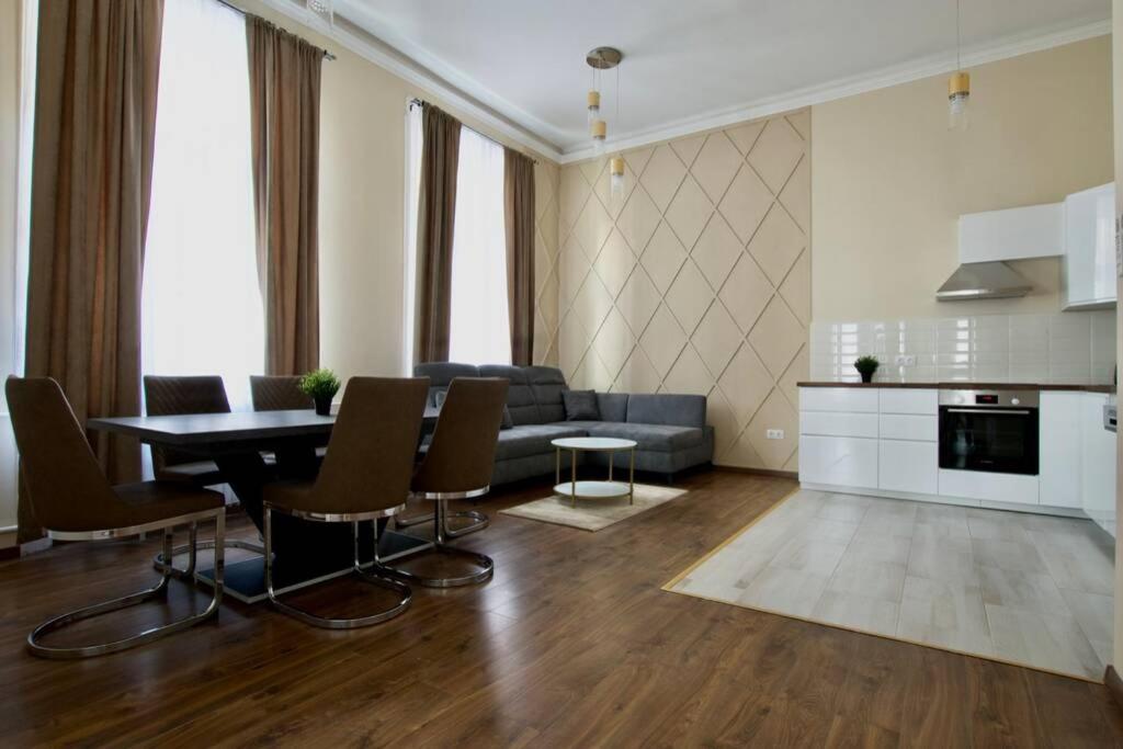 Premium Apartment By Hi5-Vaci Str. 3 Bedroom Budapest Exterior foto