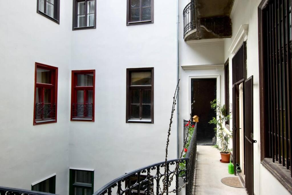 Premium Apartment By Hi5-Vaci Str. 3 Bedroom Budapest Exterior foto