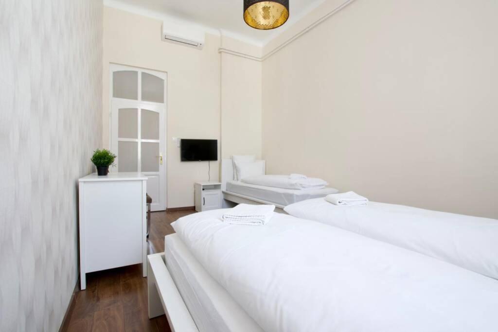 Premium Apartment By Hi5-Vaci Str. 3 Bedroom Budapest Exterior foto