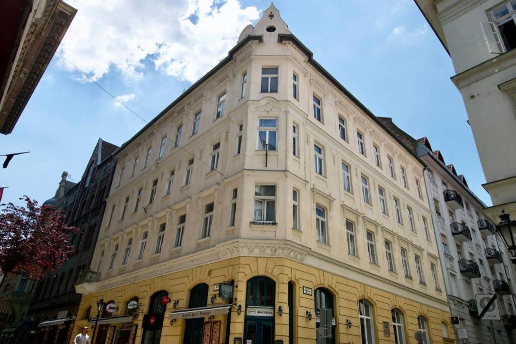 Premium Apartment By Hi5-Vaci Str. 3 Bedroom Budapest Exterior foto