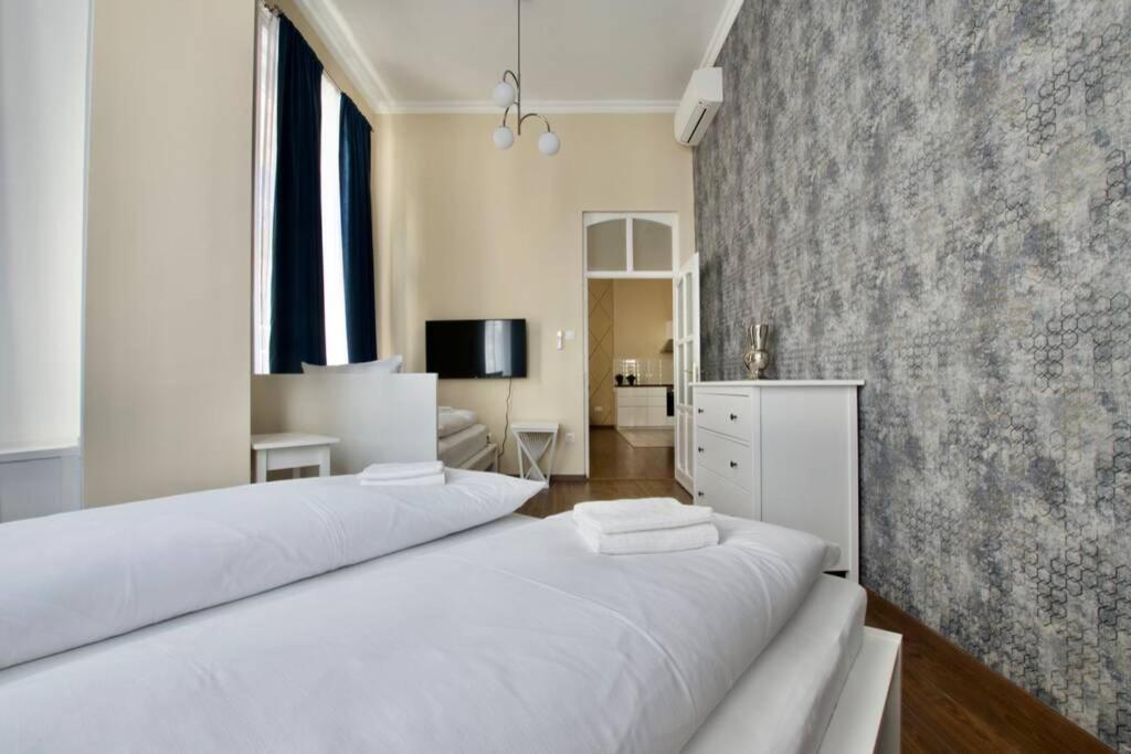 Premium Apartment By Hi5-Vaci Str. 3 Bedroom Budapest Exterior foto